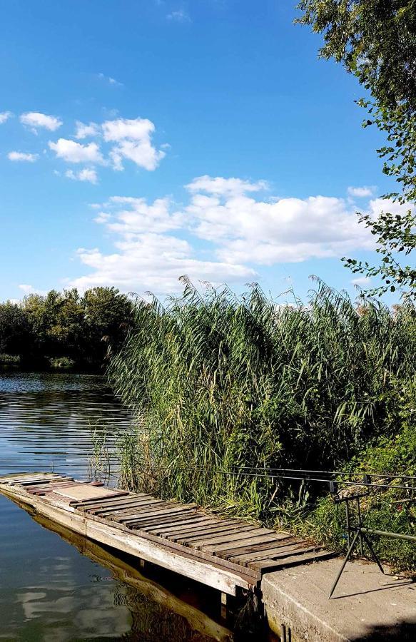 Tassi Halaszcsarda - Sueger Haz Exterior foto